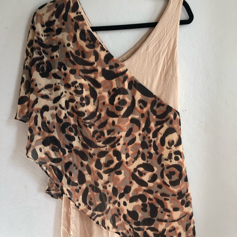 Bebe Flutter Dress - Picture 2 of 5